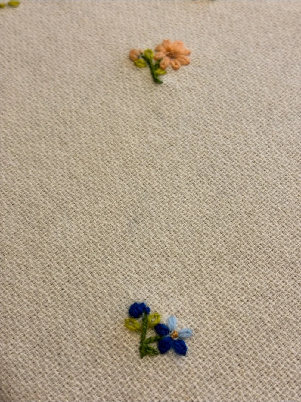Vintage Crewel Hand Embroidery Needlepoint Tablecloth Throw Blanket Ribbon Roses